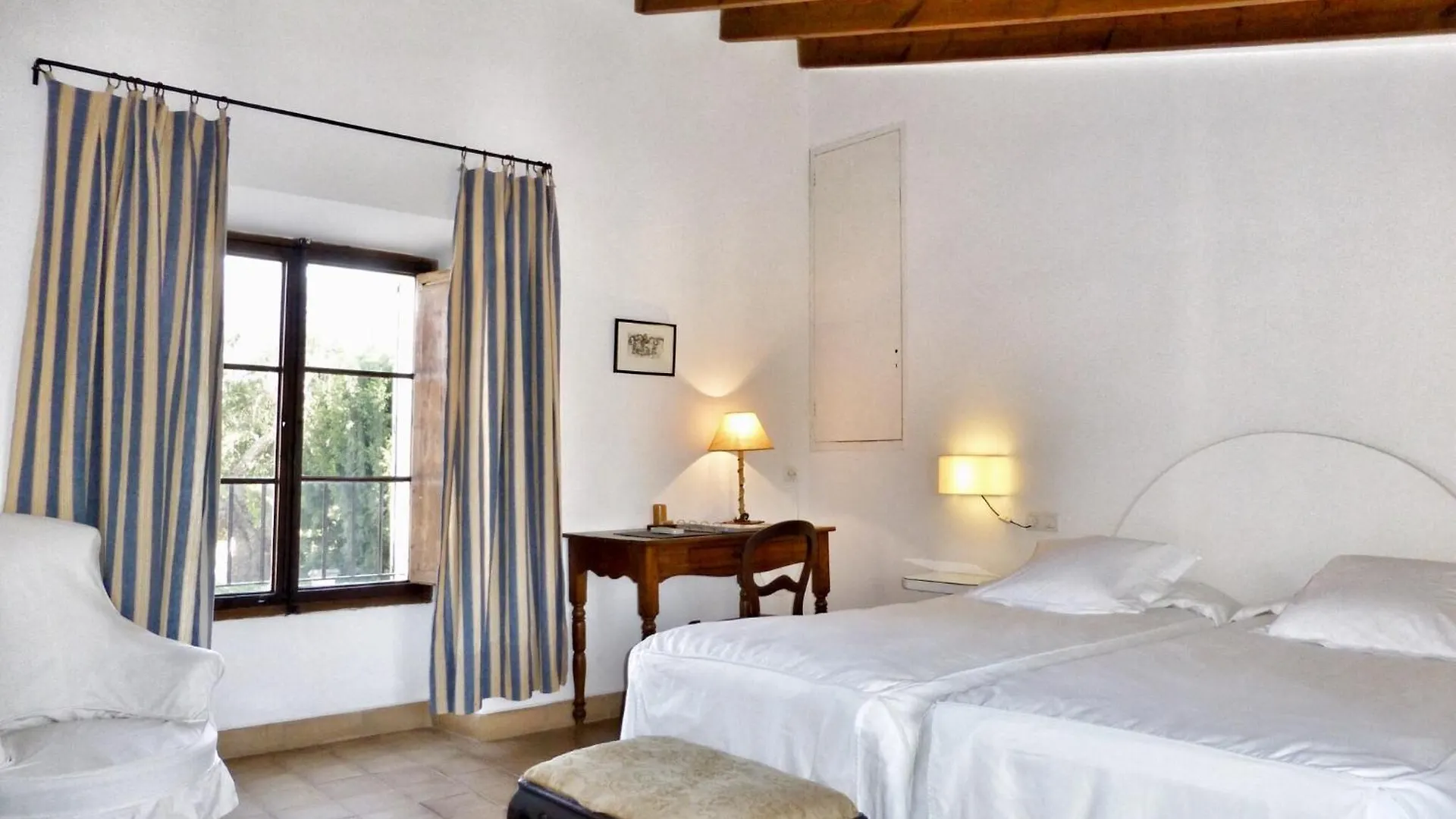 Finca Raims Algaida  Bed & Breakfast